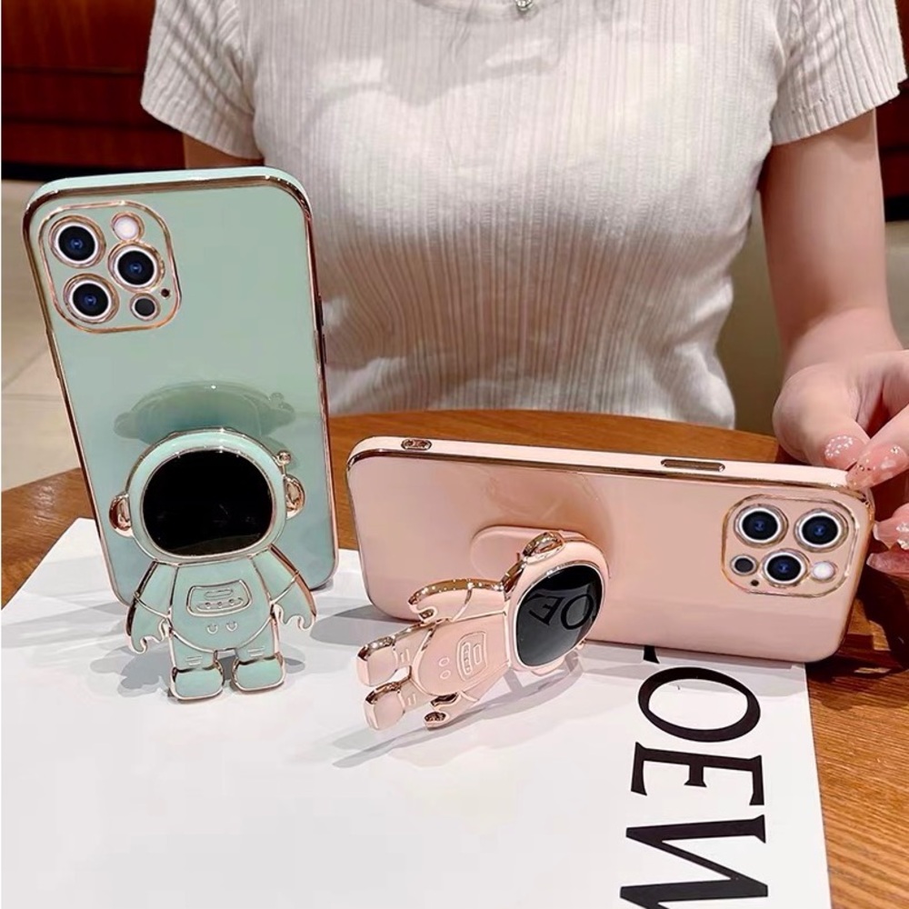 iPhone Case with Astronaut Shaped Stand - Tortoise - Picture 8 of 9